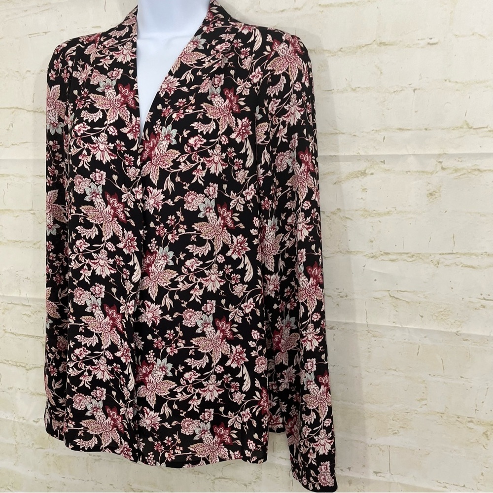 Express Black Floral Button Front Long Sleeve Blouse - Picture 3 of 7